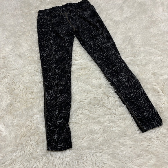 Athleta Chaturanga Active Leggings High Rise Yoga Workout Black Gray Small - Picture 9 of 12